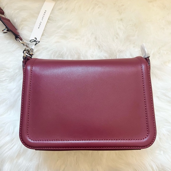 New! MARC JACOBS Insignia Full Flap Logo Crossbody Bag in Pomegranate - Picture 9 of 14